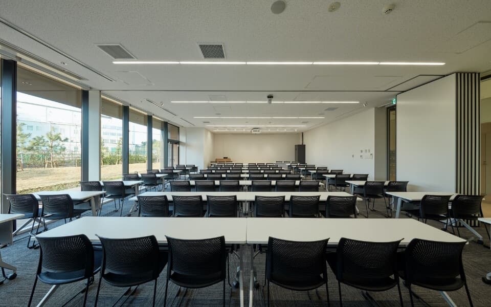 Meeting room on the first floor (image)