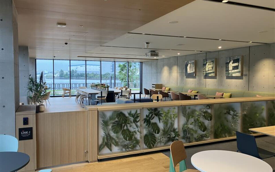 Communication Lounge (image)